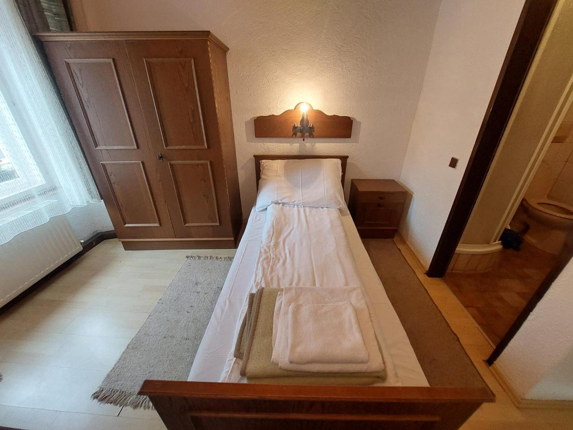 Gasthof Zur Post ไอเซเนิร์ซ ภายนอก รูปภาพ
