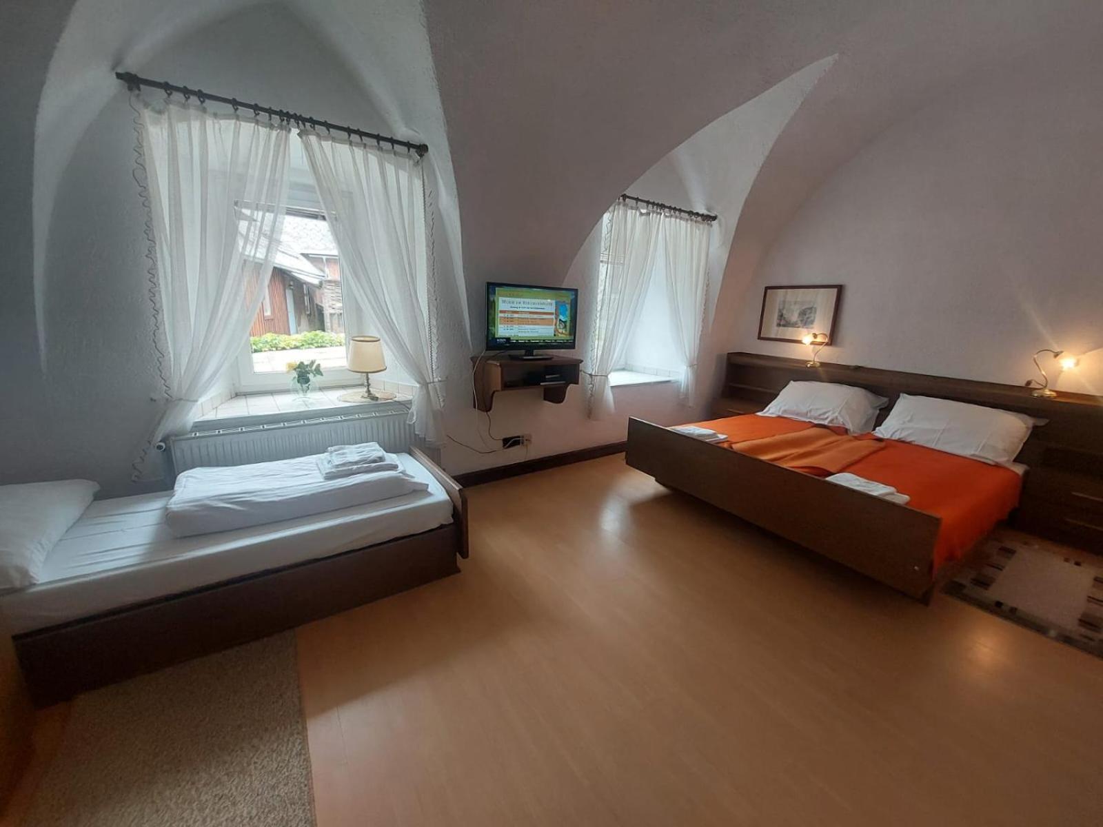 Gasthof Zur Post ไอเซเนิร์ซ ภายนอก รูปภาพ